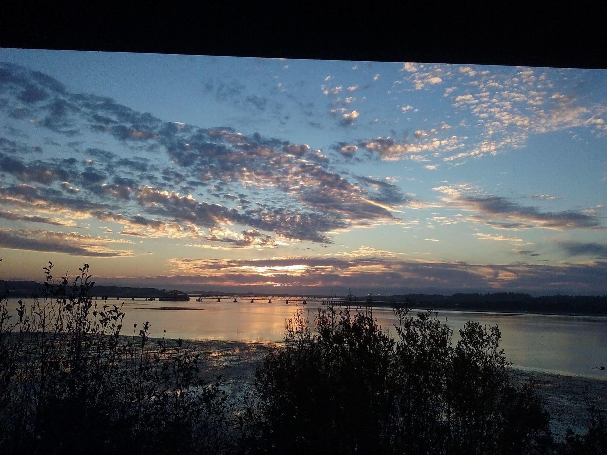 Bay Bridge * North Bend